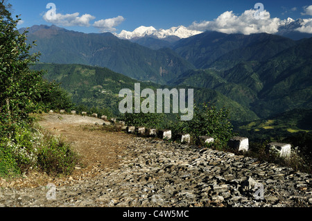 Kabru, Kangchenjunga und Sinolchu Blick von Pelling, West Sikkim, Sikkim, Indien Stockfoto
