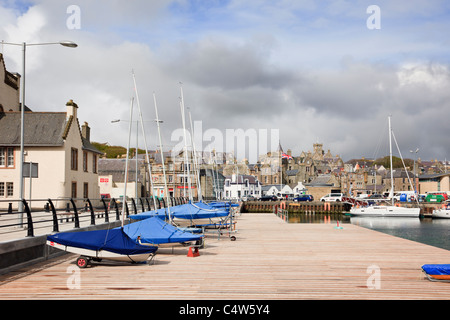 Lerwick, Shetland Islands, Schottland, UK, Europa. Kleines Boot Harbour quay Stockfoto