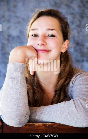 Porträt der jungen Frau, Cala Ratjada, Mallorca, Spanien Stockfoto