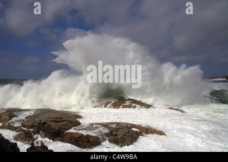 Wellen an der Küste County Donegal Süd-Irland Stockfoto