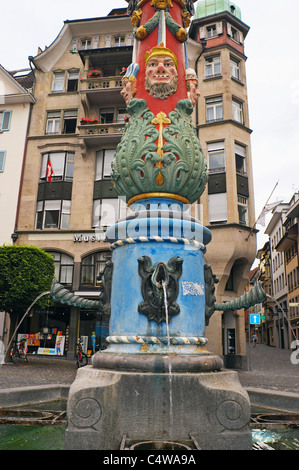 Gotische Fritschi Brunnen in Kappelplatz - Luzern - Schweiz Stockfoto