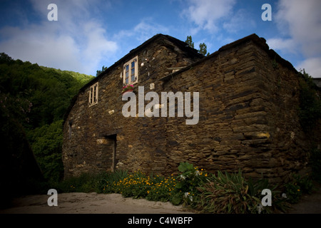 Steinhaus befindet sich in der französische Weg von St. James Weg, Galicien, Spanien Stockfoto