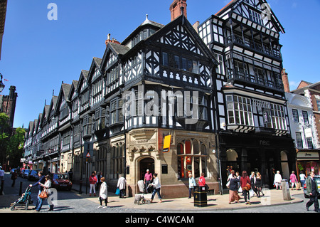 Die Zeilen, Eastgate Street, Chester, Cheshire, England, Vereinigtes Königreich Stockfoto