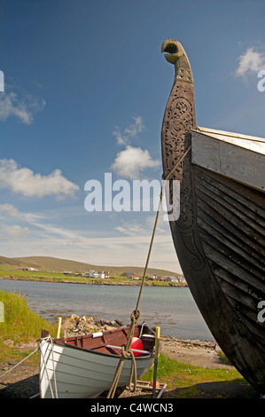 Eine Nachbildung Wikinger Langschiff Skidbladnir zu Haroldswick von Shetland The Viking Unst Project im Bau.  SCO 7288 Stockfoto