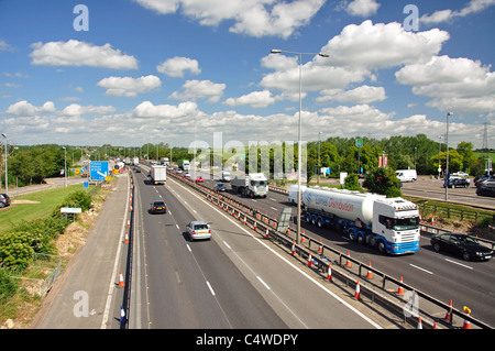 Baustellen auf der Autobahn M1 in der Nähe von Junction 12, Toddington, Bedfordshire, England, Vereinigtes Königreich Stockfoto