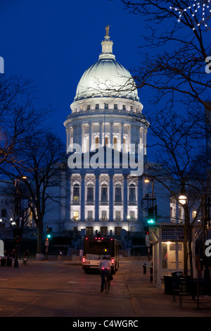 Wisconsin State Capitol building in der Dämmerung. Madison, Wisconsin. Stockfoto