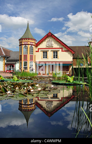 Seerosenteich in Alton Towers Themenpark Alton, Staffordshire, England, Vereinigtes Königreich Stockfoto