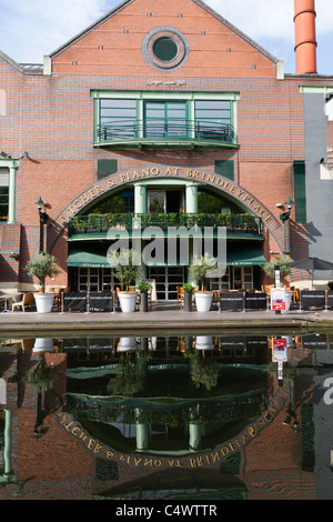 Krug und Klavier Gastwirtschaft direkt am Kanal in Brindley legen Birmingham UK Stockfoto