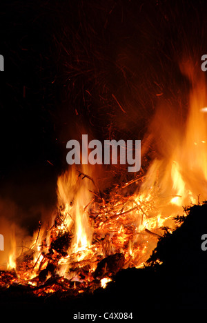 Hexenfeuer - Walpurgisnacht Lagerfeuer 85 Stockfoto