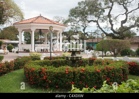 Blick auf den Central Plaza Garten Penonomé City, Provinz Coclé, Panamá. Stockfoto