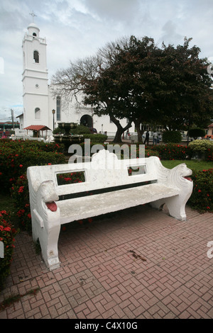 Blick auf den main Plaza und Kathedrale in Penonomé City, Provinz Coclé, Panamá. Stockfoto