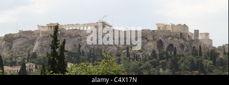 Blick auf den Parthenon auf der Akropolis in Athen, Griechenland. Stockfoto