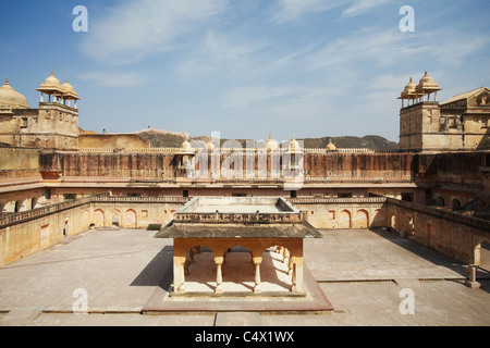 Innenhof des Palastes der Mann Singh i., Amber Fort, Jaipur, Rajasthan, Indien Stockfoto