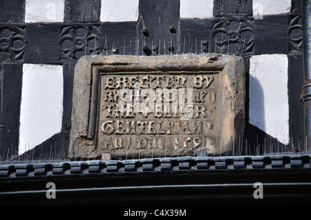 Monumentale Maurers Steinplatte, High Street, Shrewsbury, Shropshire, England, Vereinigtes Königreich Stockfoto