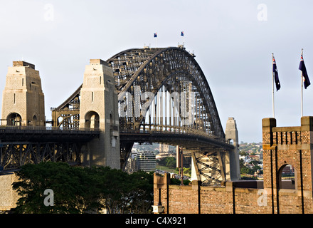 Die schönen Sydney Harbour Bridge Spannweiten über Port Jackson in der City of Sydney New South Wales Australien Stockfoto