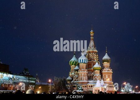 Basilius Kathedrale bei Nacht, Roter Platz, Moskau, Russland Stockfoto