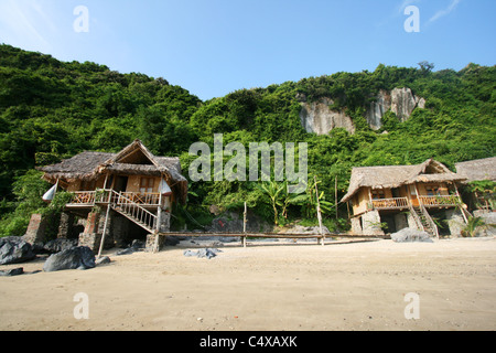 Strandhotel in Halong Bucht, Vietnam Stockfoto