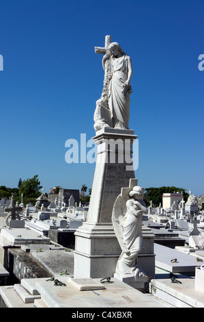 Doppelpunkt-Friedhof (Cementerio de Cristóbal Colón), Havanna, Kuba Stockfoto