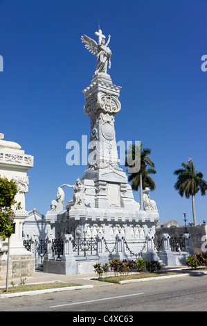 23m hohe Denkmal für Feuerwehrleute, die in dem großen Brand von 17. Mai 1890 starb. Doppelpunkt Friedhof, Havanna, Kuba Stockfoto