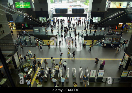 Das futuristische Design des Open Court Kyoto JR Station - The Cube, Kyoto JP Stockfoto