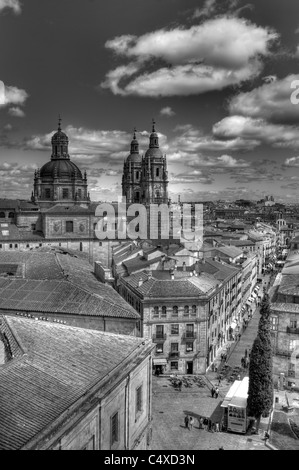 Clerecia Kirche und Jesuit College der Universidad Pontificia de Salamanca, Salamanca, Kastilien und Leon, Spanien Stockfoto