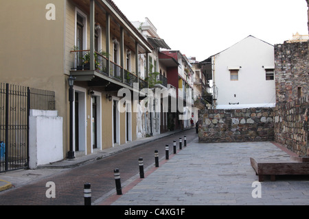 Blick von Casco Antiguo von Panama-Stadt auf die Straße. Stockfoto