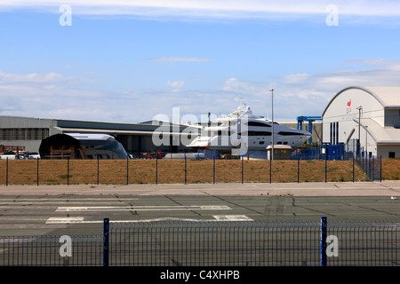 Große private Schiff Baufirma Portlands neue Gewerbegebiet in Dorset Stockfoto