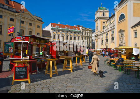 Freyung Essensstände auf ruhigen Frühling Sonntagmorgen Innere Stadt Wien Österreich Mitteleuropa Stockfoto