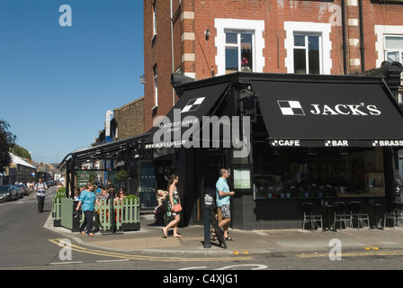 Buchsen-Café-Bar-Brasserie. Salusbury Road Queens Park London North West London UK Stockfoto