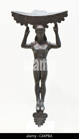 Bronzeskulptur eines Spartan weibliche Athleten tragen einen Diazoma (Gürtel) und Hausschuhe. Frühe 5. Jh. v. Chr. Lekane Griff. Stockfoto