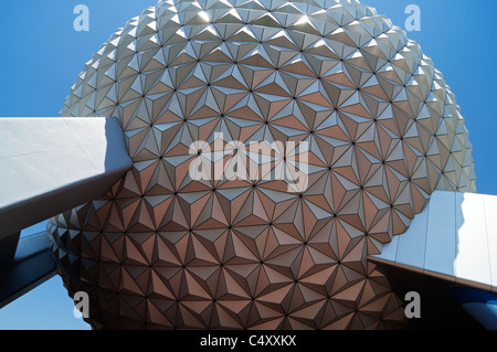 Raumschiff Erde geodätische Kugel im Epcot Themenpark und Center in Walt Disney World Resort Lake Buena Vista (Orlando), Florida Stockfoto