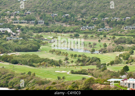 Golfplatz im Canouan Estate Resort & Villas in Carenage Bay, Canouan Island, St. Vincent & die Grenadinen. Stockfoto