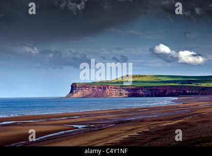 Der Strand von Marske-by-the-Sea, Cleveland, mit Blick nach Norden in Richtung Saltburn & Hunt Cliff Stockfoto