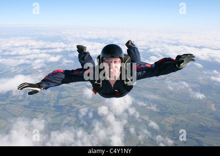 Nahaufnahme der Fallschirmspringer im freien Fall Stockfoto