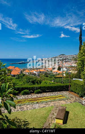 Blick über die Stadt vom Aussichtspunkt in Richtung Der Hafen Funchal Madeira Portugal EU Europa Stockfoto