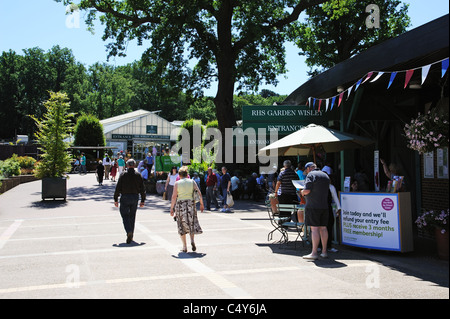 Eingang des RHS Garden Wisley Surrey England und Pflanze Stockfoto