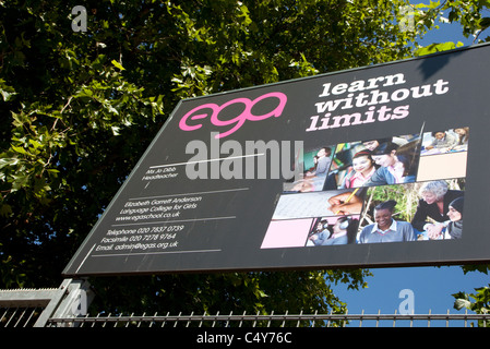 Elizabeth Garrett Anderson School, Islington, London im Jahr 2009 von Michelle Obama besucht Stockfoto