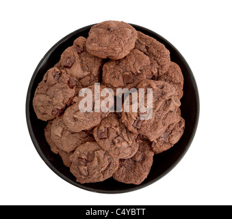 Closeup Haufen von double chocolate Chip Cookies über weiß Stockfoto