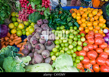 Gemüsemarkt in Otavalo Ecuador Stockfoto