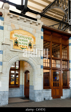 First class Wartezimmer beim Bahnhof Haarlem, Haarlem, Holland, Niederlande. JMH5064 Stockfoto