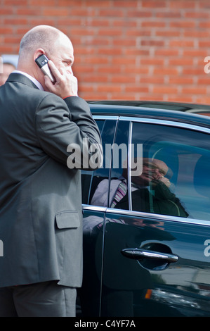 Zivil-Datenschutzbeauftragten, Teilnahme an den Premierminister von China während des Besuches UK im Juni 2011. Stockfoto