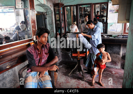 Ein Friseursalon in Kushtia, Bangladesch Stockfoto
