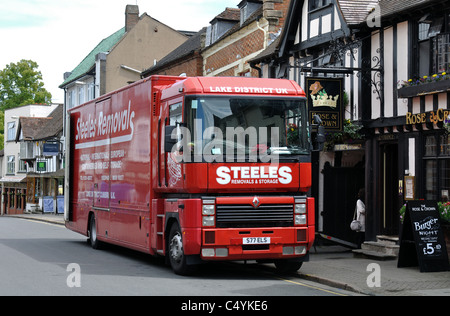 Große LKW geparkt im Stadtzentrum von Bath, UK Stockfoto