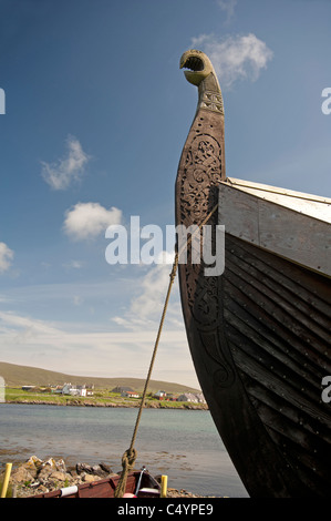 Eine Nachbildung Wikinger Langschiff Skidbladnir zu Haroldswick von Shetland The Viking Unst Project im Bau.  SCO 7287 Stockfoto