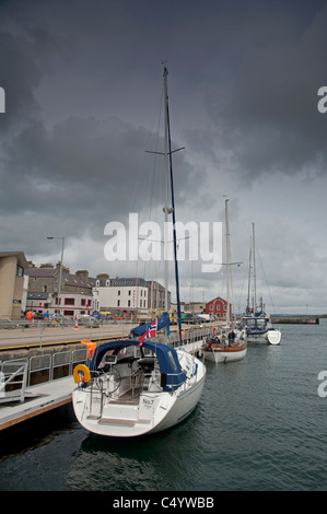 Yachten festgemacht im Waterfront des Hafens Lerwick, Shetland-Inseln. SCO 7357 Stockfoto