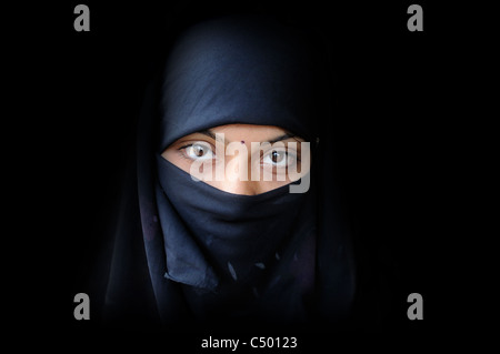 Bengali Muslima einen Schleier tragen Stockfoto