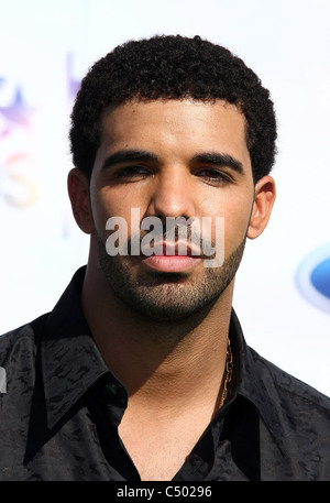 DRAKE BET AWARDS 2011 Ankünfte DOWNTOWN LOS ANGELES Kalifornien USA 26 Juni 2011 Stockfoto