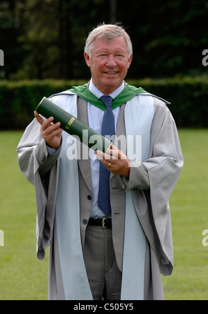 Sir Alex Ferguson ist jetzt ein Arzt Stockfoto