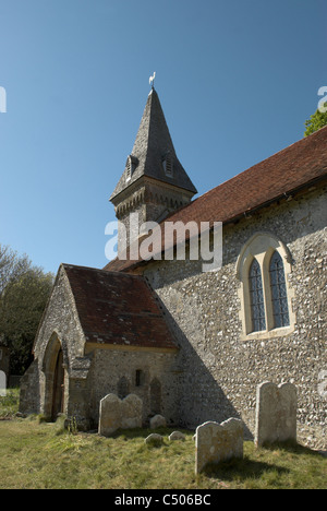 Kirche St. Leonard in der kleinen Ortschaft South Stoke auf den Fluss Arun nördlich von Arundel, West Sussex. Stockfoto