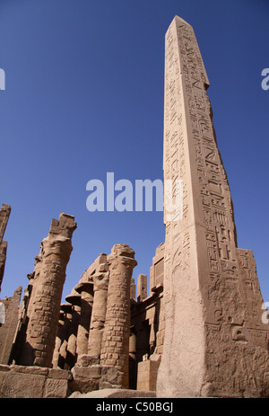 Obelisk der Tutmothes zuerst im Karnak Luxor Stockfoto